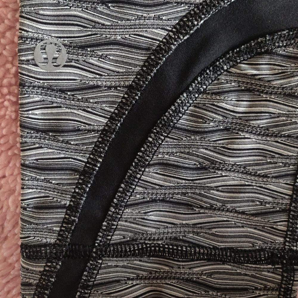 Lululemon Cropped Leggings Yoga Pants Size 4 - Picture 5 of 5